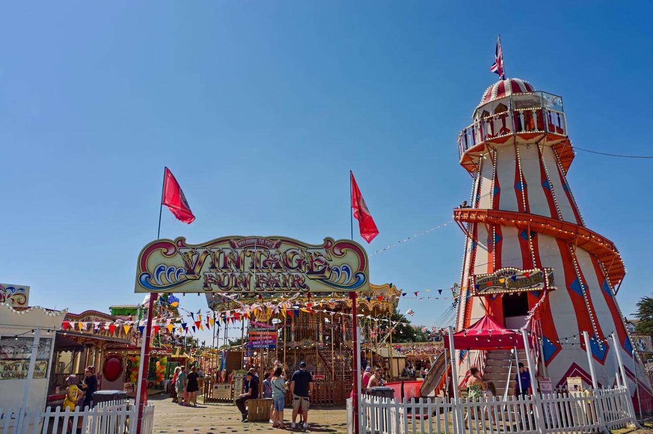 Superb Caravan At Seawick Holiday Park, Sleeps 8 Ref 27202Sw Clacton-on-Sea Exterior foto