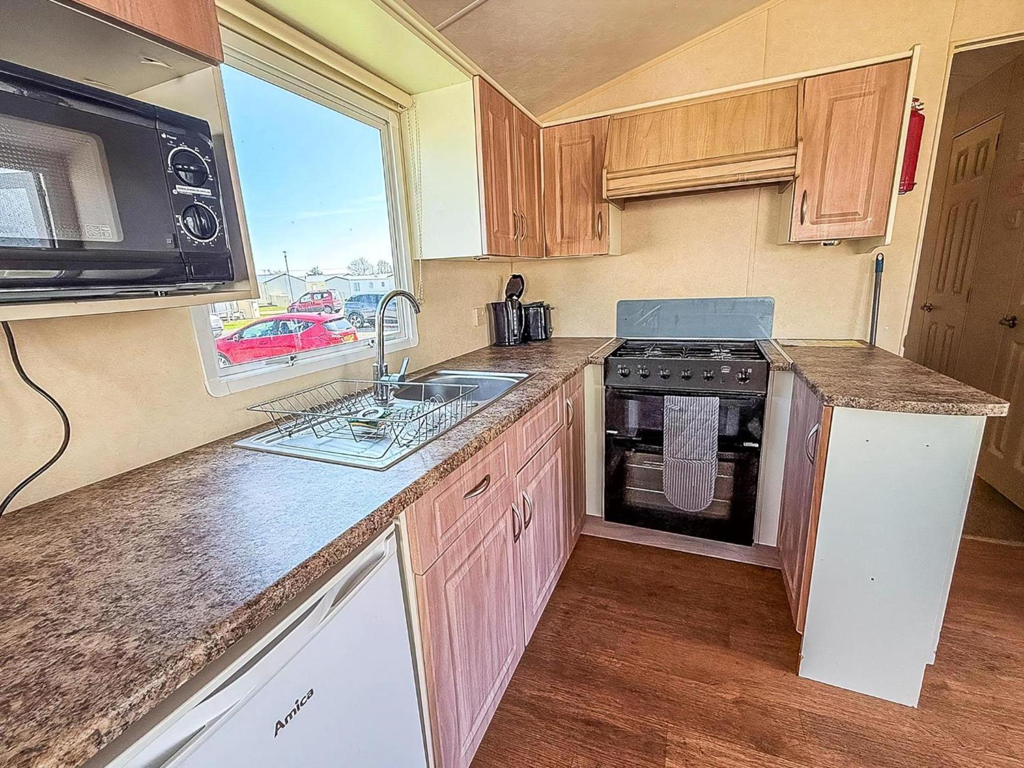 Superb Caravan At Seawick Holiday Park, Sleeps 8 Ref 27202Sw Clacton-on-Sea Exterior foto