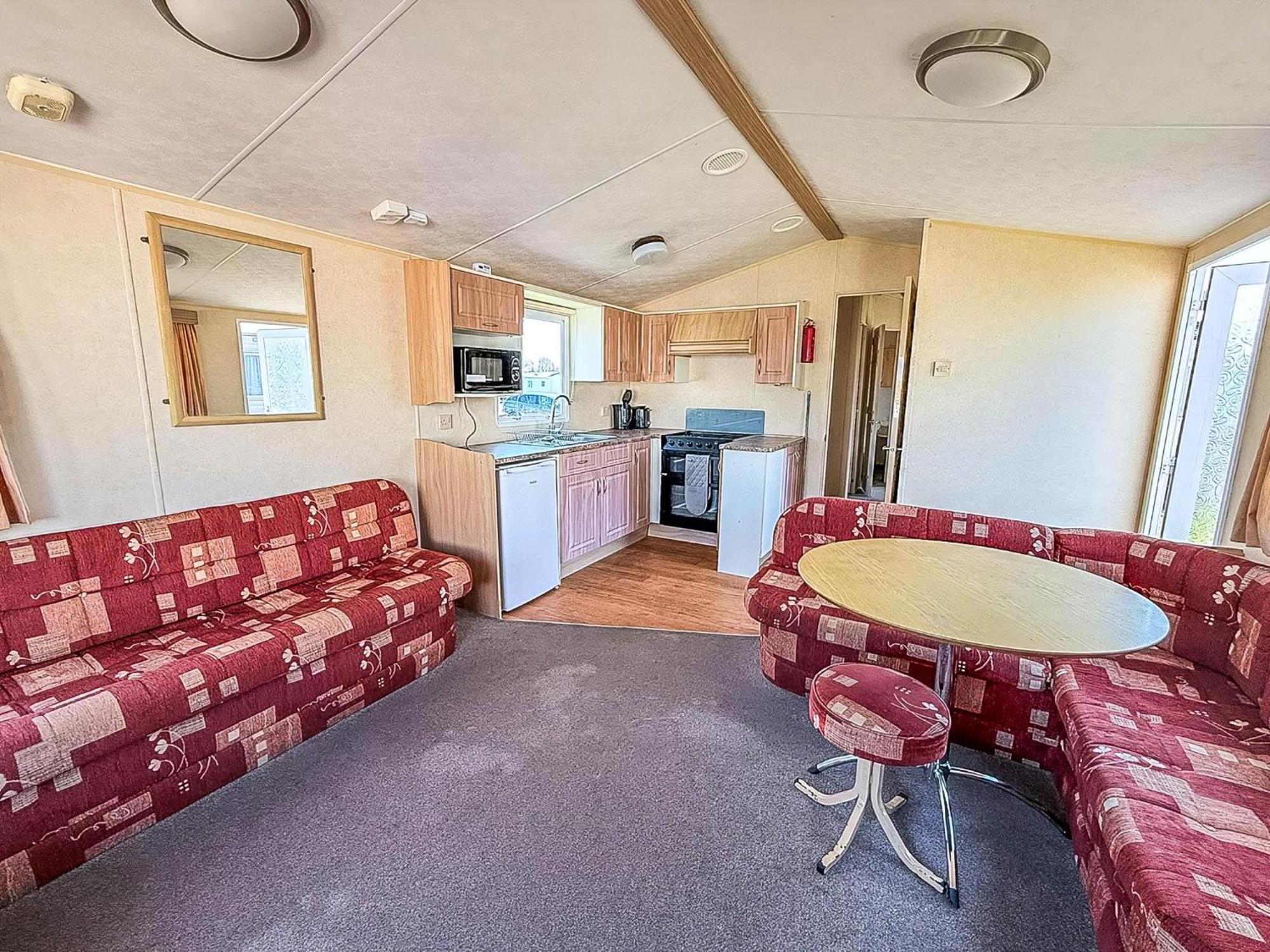 Superb Caravan At Seawick Holiday Park, Sleeps 8 Ref 27202Sw Clacton-on-Sea Exterior foto